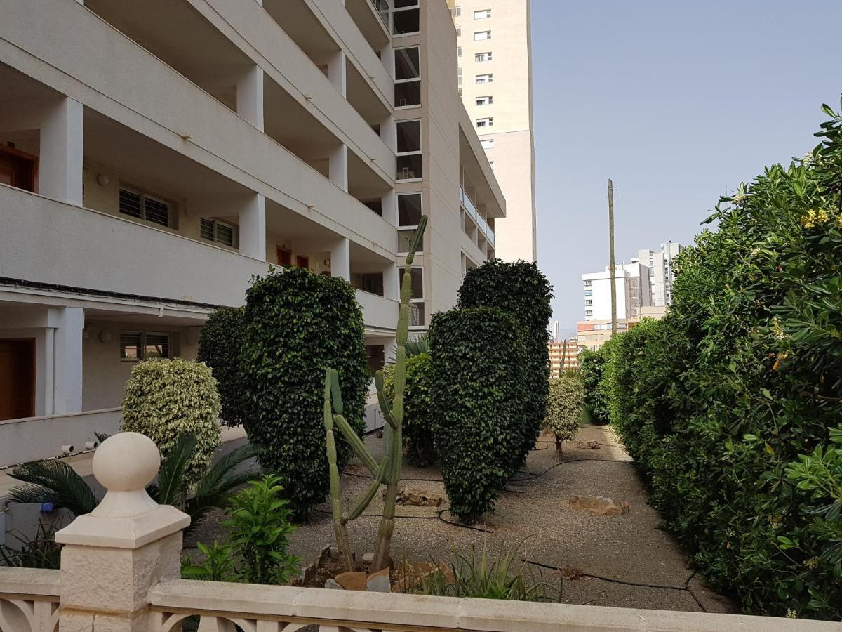 Ideal familias en urbanización de lujo a 600m de la playa Levante con Wifi, AC y Parking Benidorm Exterior foto