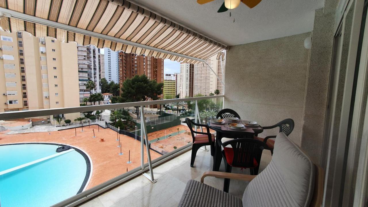 Ideal familias en urbanización de lujo a 600m de la playa Levante con Wifi, AC y Parking Benidorm Exterior foto