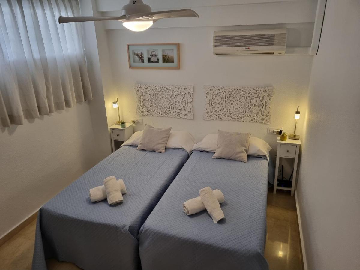 Ideal familias en urbanización de lujo a 600m de la playa Levante con Wifi, AC y Parking Benidorm Exterior foto