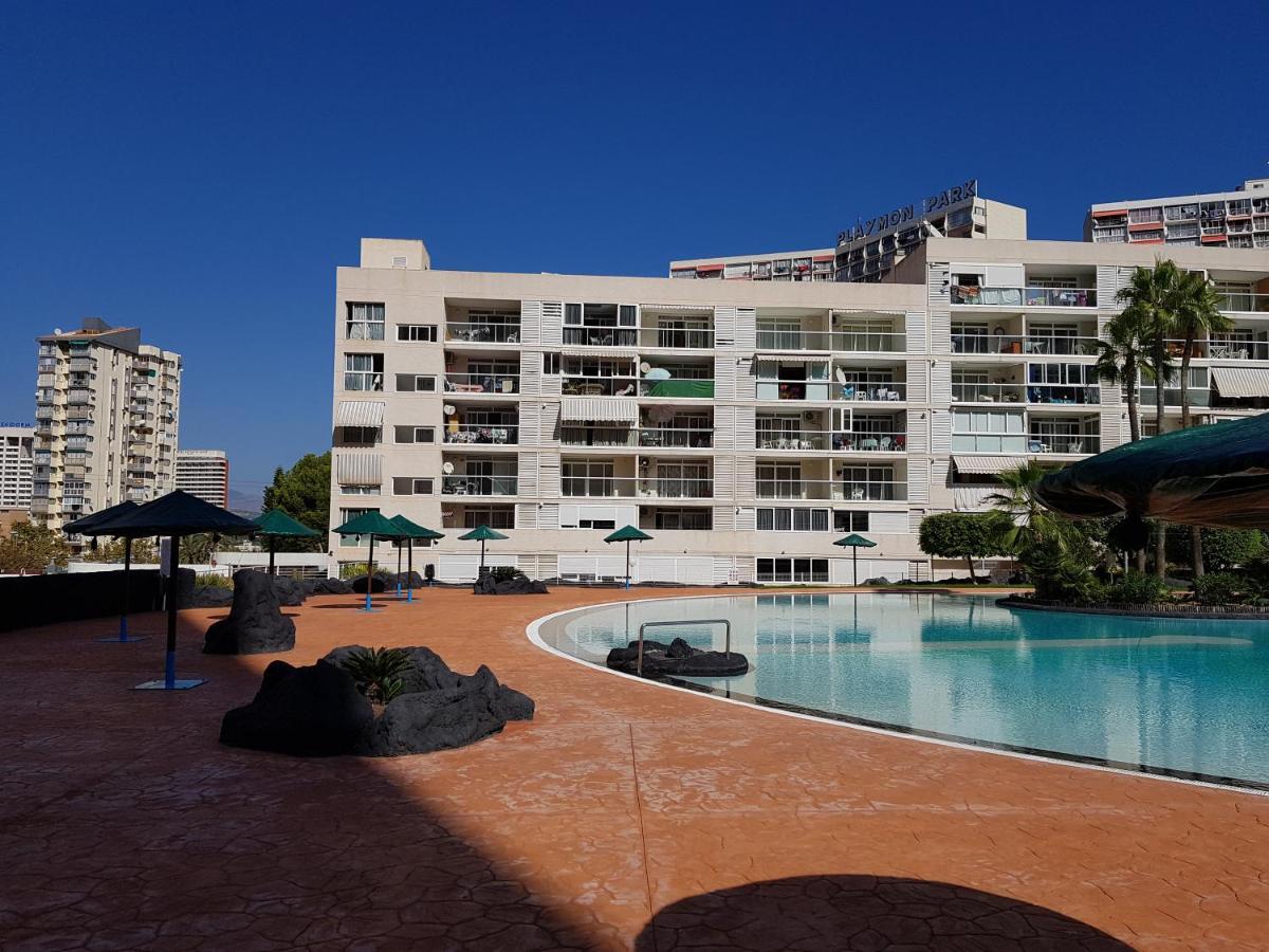Ideal familias en urbanización de lujo a 600m de la playa Levante con Wifi, AC y Parking Benidorm Exterior foto